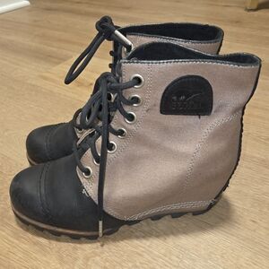 Sorel Black and Tan Womens Boots